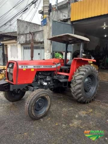 LOCAÇÂO DE TRATORES Imagem LOCAÇÂO DE TRATORES