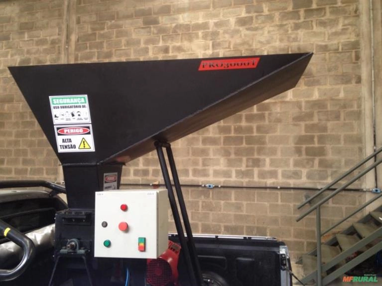 TRITURADOR DE RESÍDUOS SÓLIDOS Imagem TRITURADOR DE RESÍDUOS SÓLIDOS