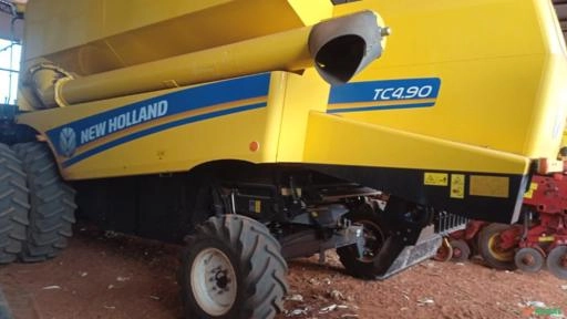 Vende-se Colheitadeira 4.90 New Holland - traçada - 2021 Imagem Vende-se Colheitadeira 4.90 New Holland - traçada - 2021