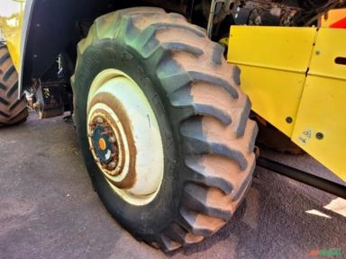 Imagem Colheitadeira New Holland 9060 Imagem Colheitadeira New Holland 9060