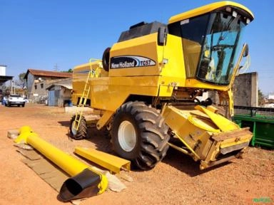 Colheitadeira New Holland TC57 Imagem Colheitadeira New Holland TC57