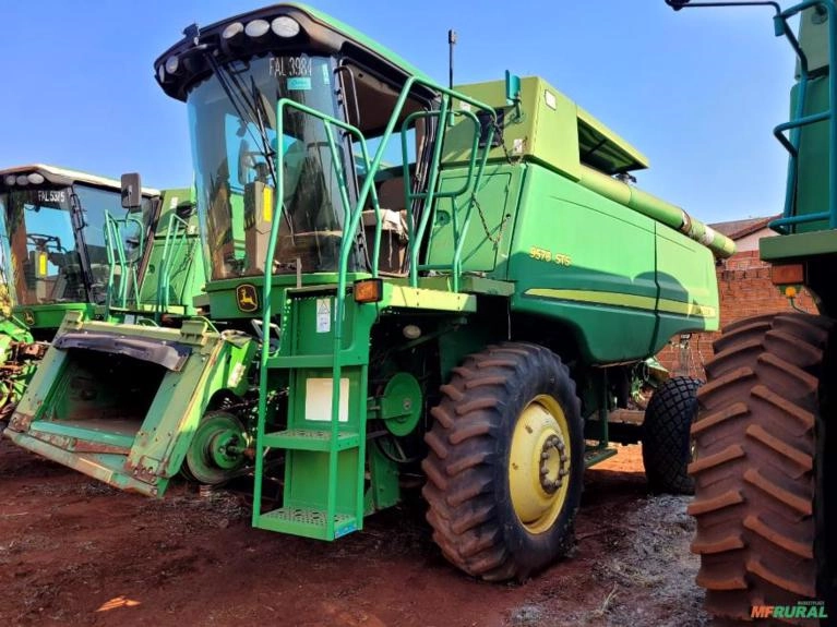 Colheitadeira STS 9570 Imagem Colheitadeira STS 9570