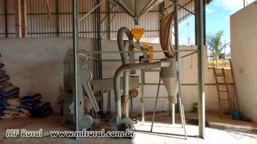 Conjunto de pré-limpeza para beneficiamento de milho Imagem Conjunto de pré-limpeza para beneficiamento de milho