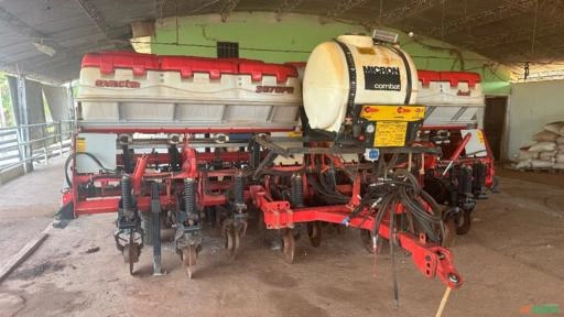 Plantadeira Jumil Exacta 3070 9 linhas + GPS starfire 6000 Imagem Plantadeira Jumil Exacta 3070 9 linhas + GPS starfire 6000