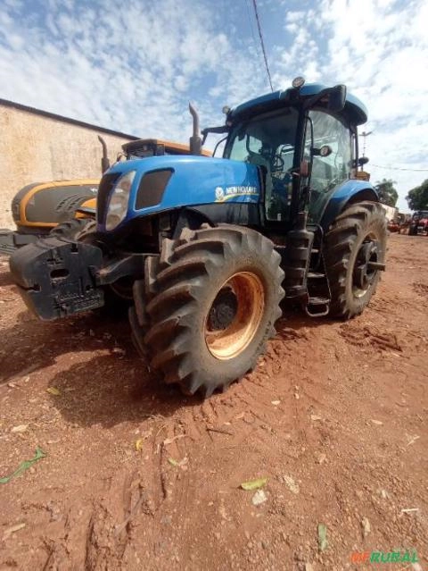 Trator New Holland T7.245 ano 2013 Imagem Trator New Holland T7.245 ano 2013
