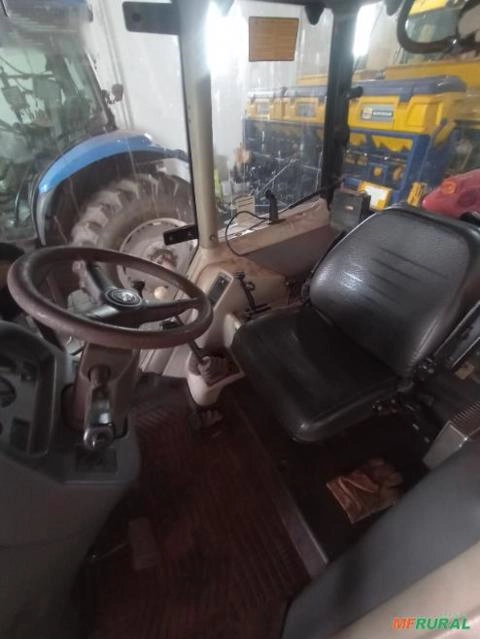 Imagem Trator Valtra BM110 ano 2015 Imagem Trator Valtra BM110 ano 2015