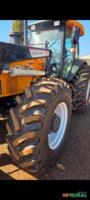 Valtra BH185i ano 2011 com Lâmina Imagem Valtra BH185i ano 2011 com Lâmina