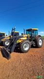 Valtra BH185i ano 2011 com Lâmina Imagem Valtra BH185i ano 2011 com Lâmina