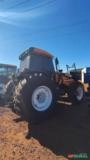 Valtra BH180 ano 2008 com Lâmina Imagem Valtra BH180 ano 2008 com Lâmina