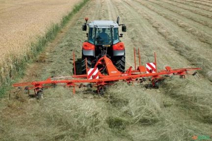 Espalhador Rotativo de 4 Rotores KUHN GF 1002 Imagem Espalhador Rotativo de 4 Rotores KUHN GF 1002