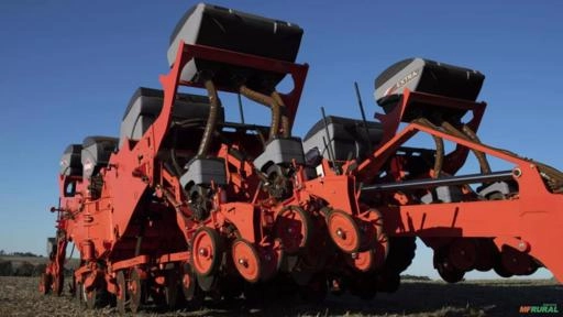 Plantadeira Pneumática Rebocada KUHN PRIME AT P Imagem Plantadeira Pneumática Rebocada KUHN PRIME AT P