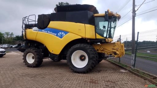 Colheitadeira New Holland CR 9060 Ano 2012 Imagem Colheitadeira New Holland CR 9060 Ano 2012