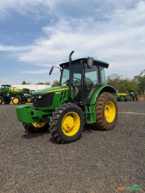 TRATOR JOHN DEERE 5080E Imagem TRATOR JOHN DEERE 5080E