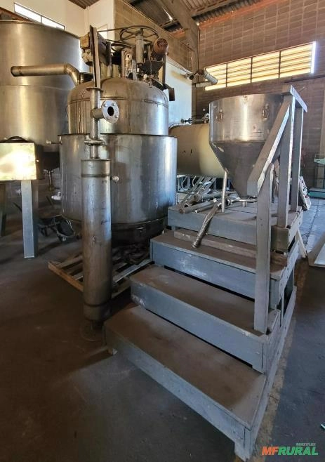 Reator em Aço Inox 316 de 1.400 litros Imagem Reator em Aço Inox 316 de 1.400 litros