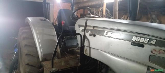 Trator agrale 5085.4 ano 2013 4x4 Imagem Trator agrale 5085.4 ano 2013 4x4