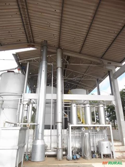 Equipamento de Destilação de Etanol de Cereais para 2.400 L/dia.