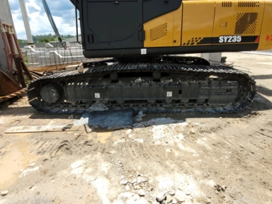 Imagem ESCAVADEIRA SANY 235 ANO 2013 Imagem ESCAVADEIRA SANY 235 ANO 2013