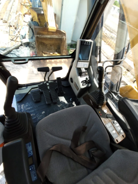 Imagem ESCAVADEIRA SANY 235 ANO 2013 Imagem ESCAVADEIRA SANY 235 ANO 2013