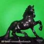 Escultura de cavalo na base da esmeralda