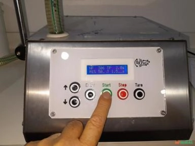 Imagem ENVASADORA DE PRECISAO PARA PASTOSOS E LIQUIDOS Imagem ENVASADORA DE PRECISAO PARA PASTOSOS E LIQUIDOS