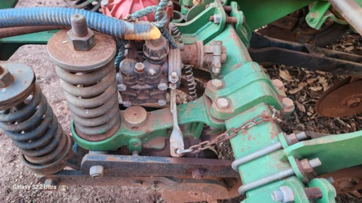 Imagem Plantadeira de Soja Tatu 11 linhas Imagem Plantadeira de Soja Tatu 11 linhas