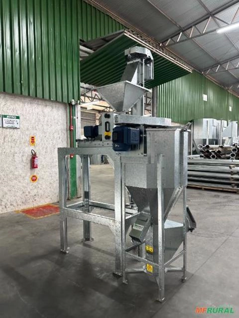 Imagem Mini Fábrica de Ração Compacta JR Imagem Mini Fábrica de Ração Compacta JR