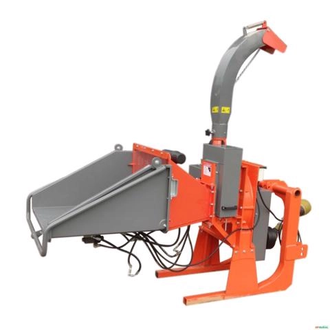 Triturador de Troncos e Galhadas movido à Trator - PDU1500 Imagem Triturador de Troncos e Galhadas movido à Trator - PDU1500