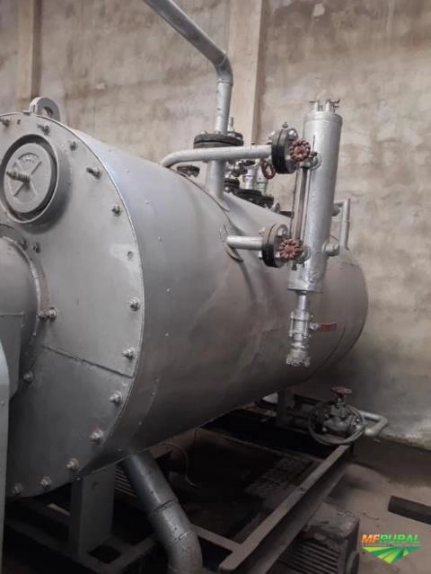 Máquinas para Recauchutagem/ Renovação de Pneus Agrícolas e Fora de estrada. Imagem Máquinas para Recauchutagem/ Renovação de Pneus Agrícolas e Fora de estrada.