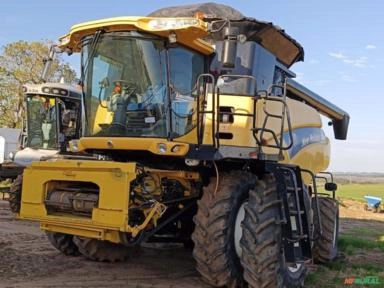 COLHEITADEIRA CR 9060 - NEW HOLLAND Imagem COLHEITADEIRA CR 9060 - NEW HOLLAND