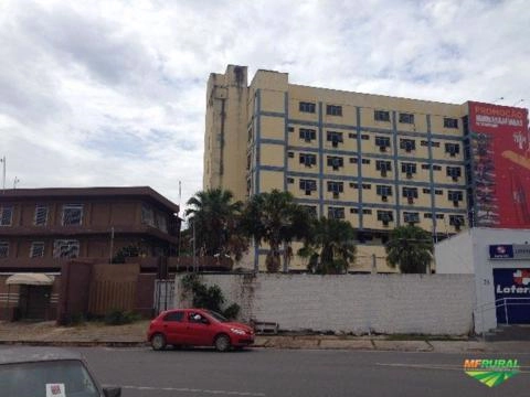 Imagem Prédio inteiro por máquinas pesadas Imagem Prédio inteiro por máquinas pesadas