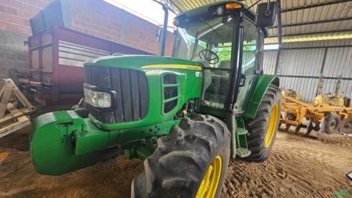 Trator John Deere 6100J 2017  – Potência, Confiabilidade e Alto Desempenho! Imagem Trator John Deere 6100J 2017  – Potência, Confiabilidade e Alto Desempenho!