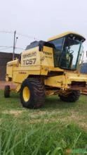 Colheitadeira New Holland TC 57 ano 2001