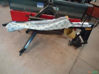 PERFURADOR DE SOLO TATU OU BALDAN COM BROCAS DE 9 DE 12 OU DE 18 A ESCOLHER Imagem PERFURADOR DE SOLO TATU OU BALDAN COM BROCAS DE 9 DE 12 OU DE 18 A ESCOLHER