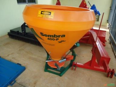 DESTRIBUIDOR ADUBO E SEMENTES INCOMAGRI SEMBRA 600 KILOS NOVO Imagem DESTRIBUIDOR ADUBO E SEMENTES INCOMAGRI SEMBRA 600 KILOS NOVO