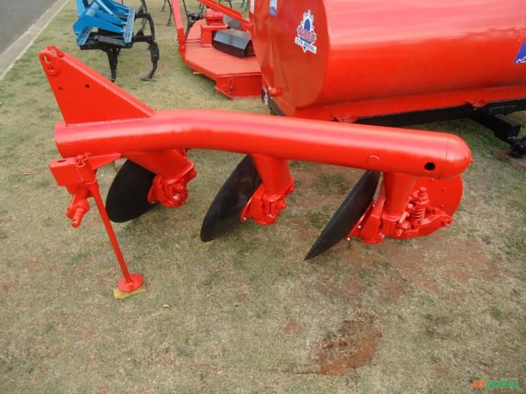 ARADO MASSEY FERGUSON 3 DISCOS REVISADO COM DISCOS NOVOS Imagem ARADO MASSEY FERGUSON 3 DISCOS REVISADO COM DISCOS NOVOS