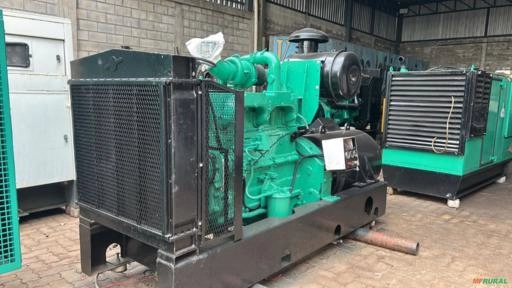 GRUPO GERADOR DE ENERGIA CUMMINS DE 250 KVA Imagem GRUPO GERADOR DE ENERGIA CUMMINS DE 250 KVA