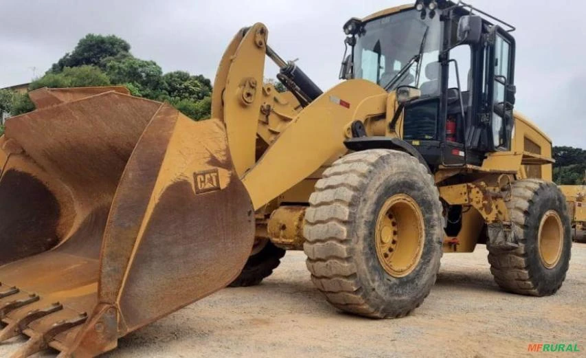 Pá Carregadeira Caterpillar 938K ano 2014 ótimo estado