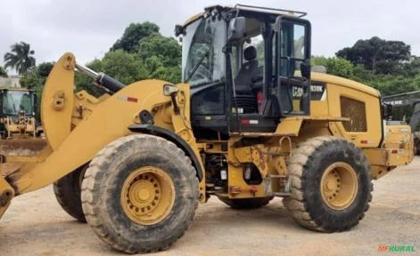 Pá Carregadeira Caterpillar 938K ano 2014 ótimo estado