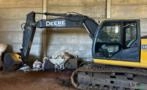 ESCAVADEIRA JOHN DEERE JD 160G ANO 2014 COM 4ª FUNÇÃO Imagem ESCAVADEIRA JOHN DEERE JD 160G ANO 2014 COM 4ª FUNÇÃO