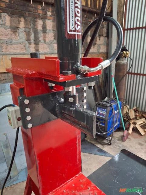 Imagem Rachador de lenha Imagem Rachador de lenha