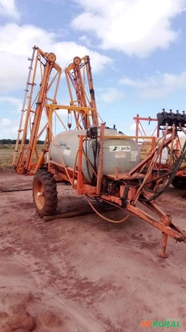 PULVERIZADOR DE ARRASTO COLUMBIA CROSS Imagem PULVERIZADOR DE ARRASTO COLUMBIA CROSS