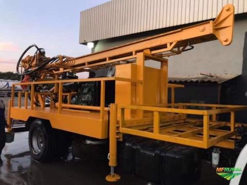 Perfuratriz Poço Artesiano Imagem Perfuratriz Poço Artesiano