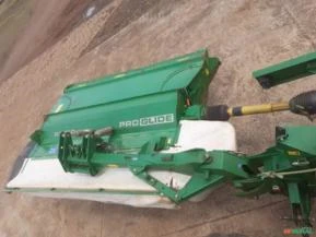 Segadeira McHale R3100 com condicionador tipo martelo