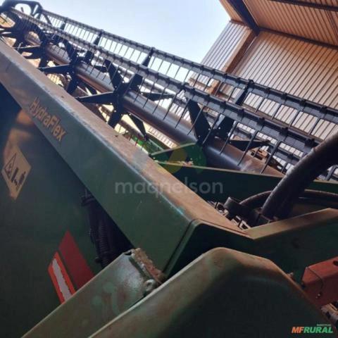 Imagem Colheitadeira John Deere S440 Imagem Colheitadeira John Deere S440