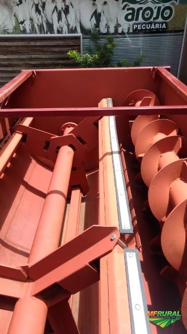 Imagem VAGÃO MISTURADOR E ALIMENTADOR BRUTALE Imagem VAGÃO MISTURADOR E ALIMENTADOR BRUTALE