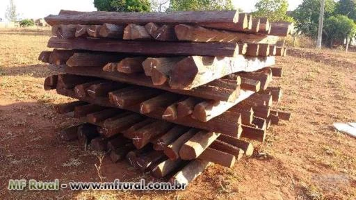 Estacas de madeira de acapu a aroeira do Pará