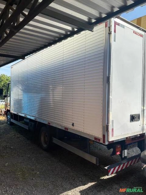 Baú para caminhão FORD Cargo 816 Imagem Baú para caminhão FORD Cargo 816