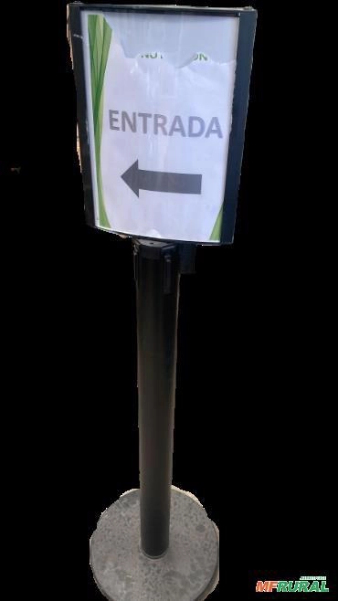 PEDESTAL SEPARADOR ORGANIZADOR DE FILAS PRETO RETRÁTIL C7227 Imagem PEDESTAL SEPARADOR ORGANIZADOR DE FILAS PRETO RETRÁTIL C7227