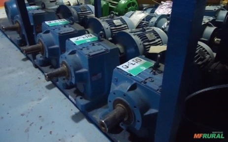 Imagem Motoredutor elétrico 1/2 cv 0,5 hp Redutor 1:70 a 1:80 C2238 Imagem Motoredutor elétrico 1/2 cv 0,5 hp Redutor 1:70 a 1:80 C2238