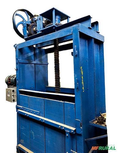 Prensa enfardadeira 1X50 papel plastico usada 3 CV - C7195 Imagem Prensa enfardadeira 1X50 papel plastico usada 3 CV - C7195